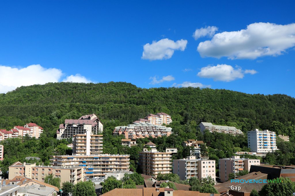 Immeubles en pleine nature &agrave; Gap.