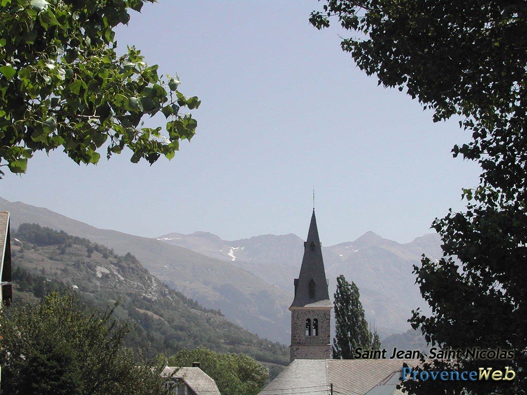 Saint-Jean-Saint-Nicolas dans les Hautes Alpes.
