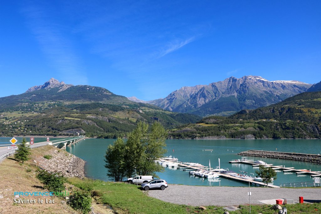 Le lac &agrave; Savines.