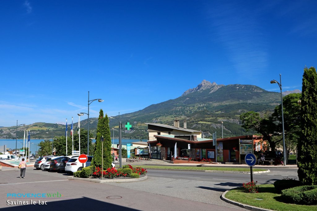 Savines le Lac dans les Hautes Alpes.