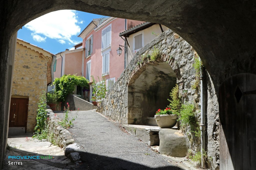 Passage vo&ucirc;t&eacute;.
