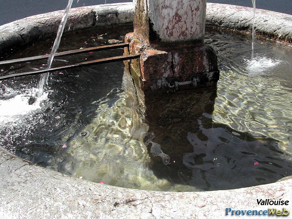 Fontaine &agrave; Vallouise.