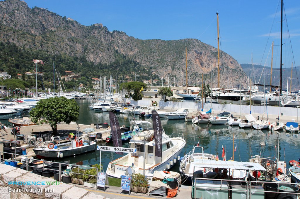 Port de Beaulieu sur Mer.