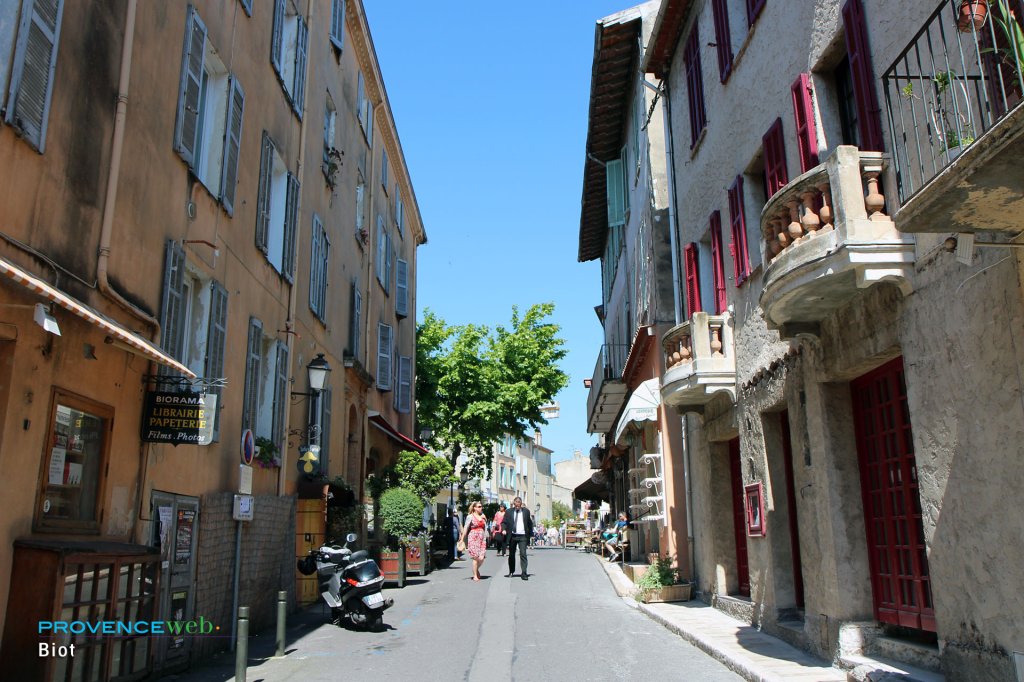 Ruelle de Biot.