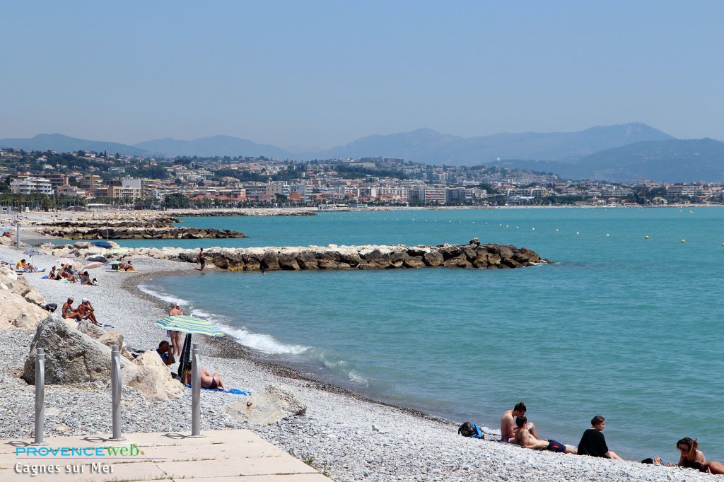 Plage &agrave; Cagnes sur Mer.