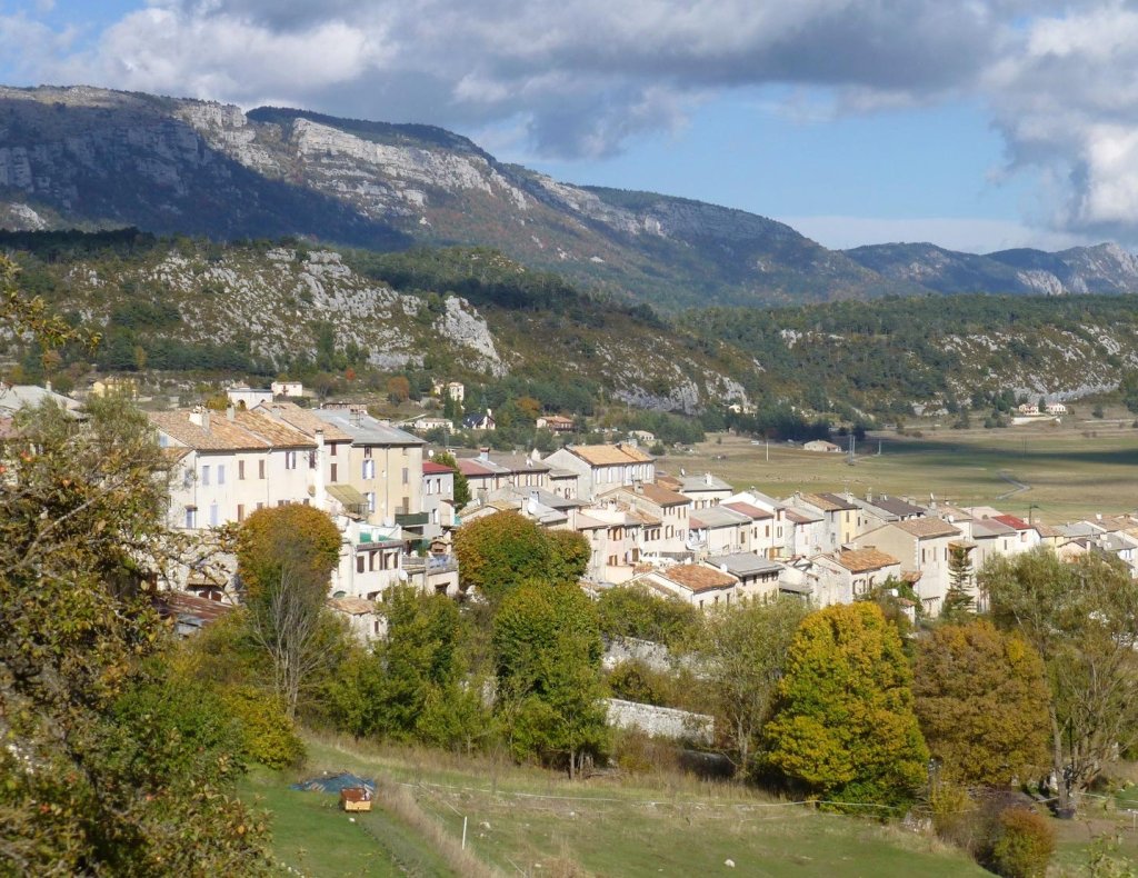 Le village de Caille dans les Alpes Maritimes.