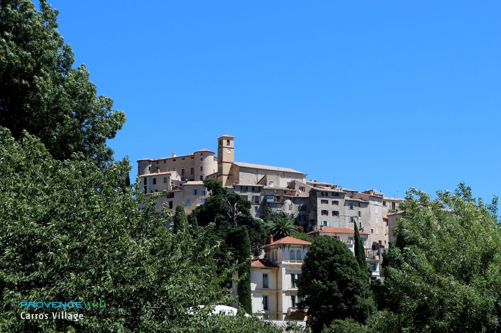 Le village de Carros.