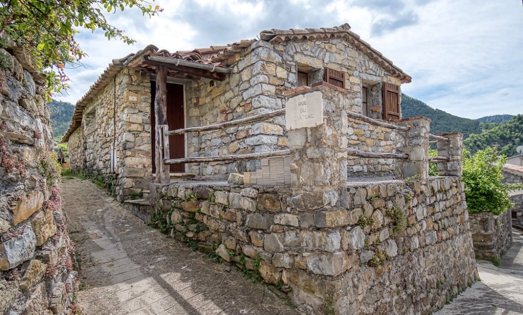 Village de Lieuche 06.