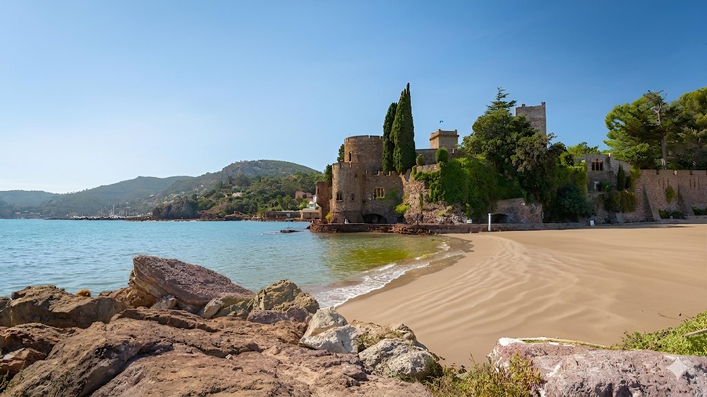 Belle plage &agrave; Mandelieu la Napoule.