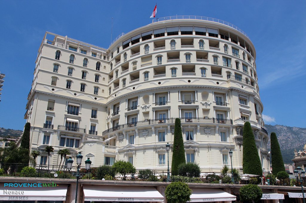 Monaco bel &eacute;difice.