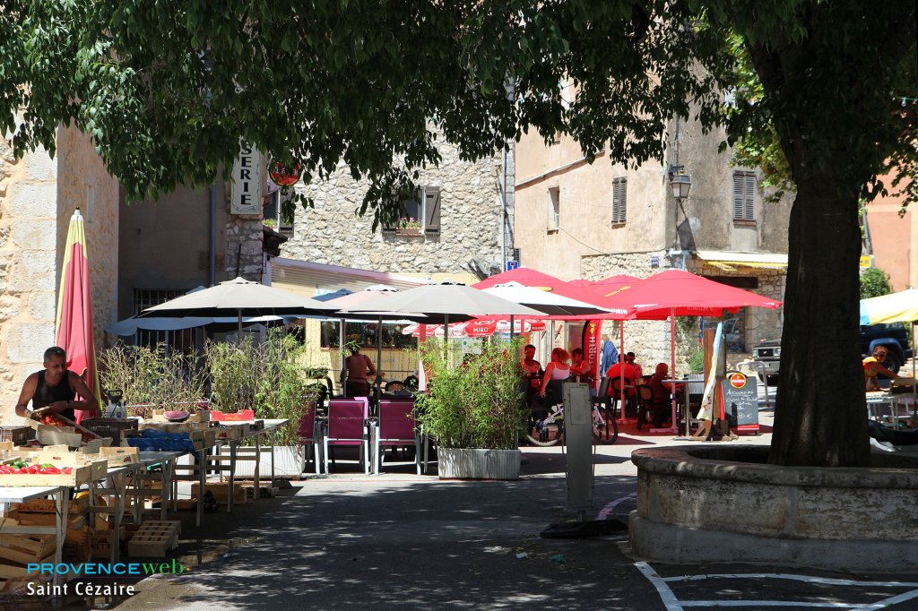 Place à Saint Cézaire sur Siagne.