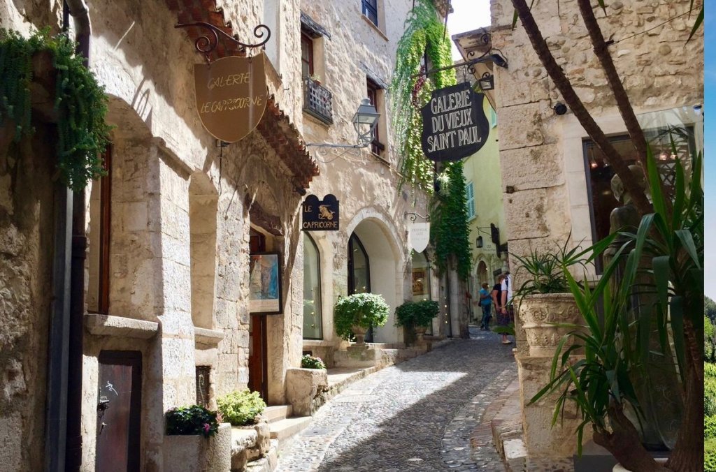 Galeries d'art &agrave; Saint Paul de Vence.