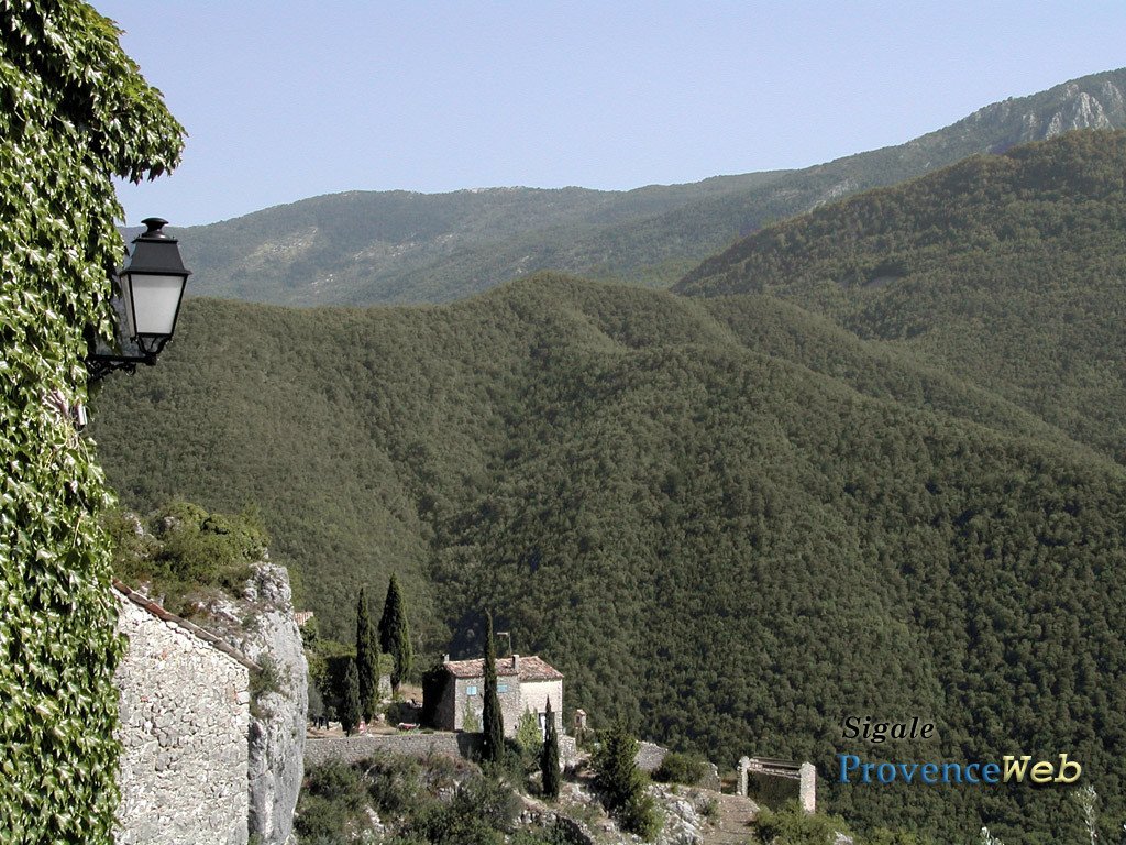 Sigale dans les Alpes Maritimes.