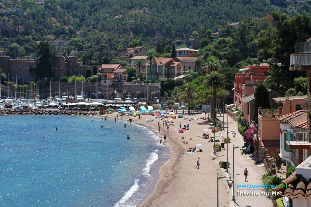 Plage de Théoule sur Mer.