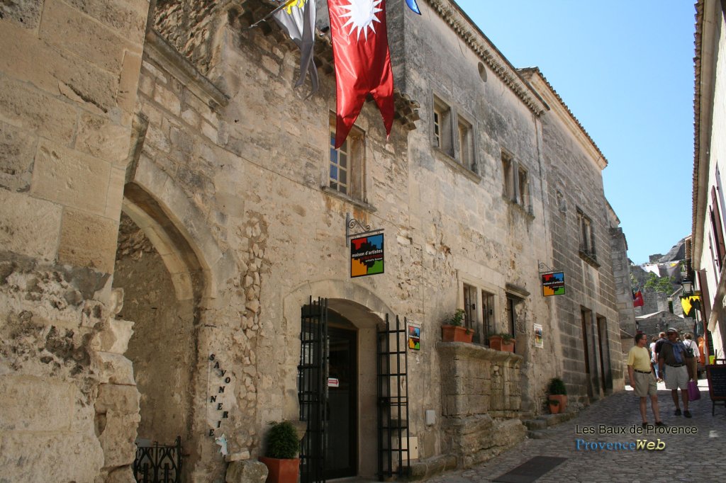 Baux de Provence tourisme.