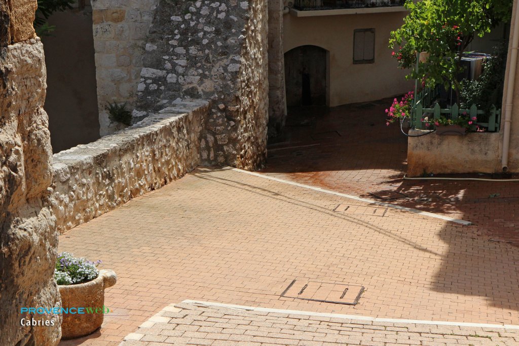 Centre ancien de Cabri&egrave;s.