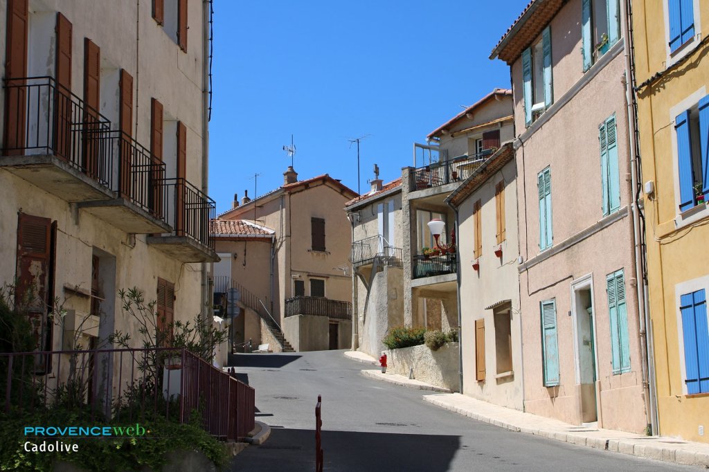 Centre ancien de Cadolive.
