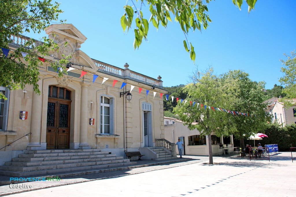 Mairie de Cadolive.