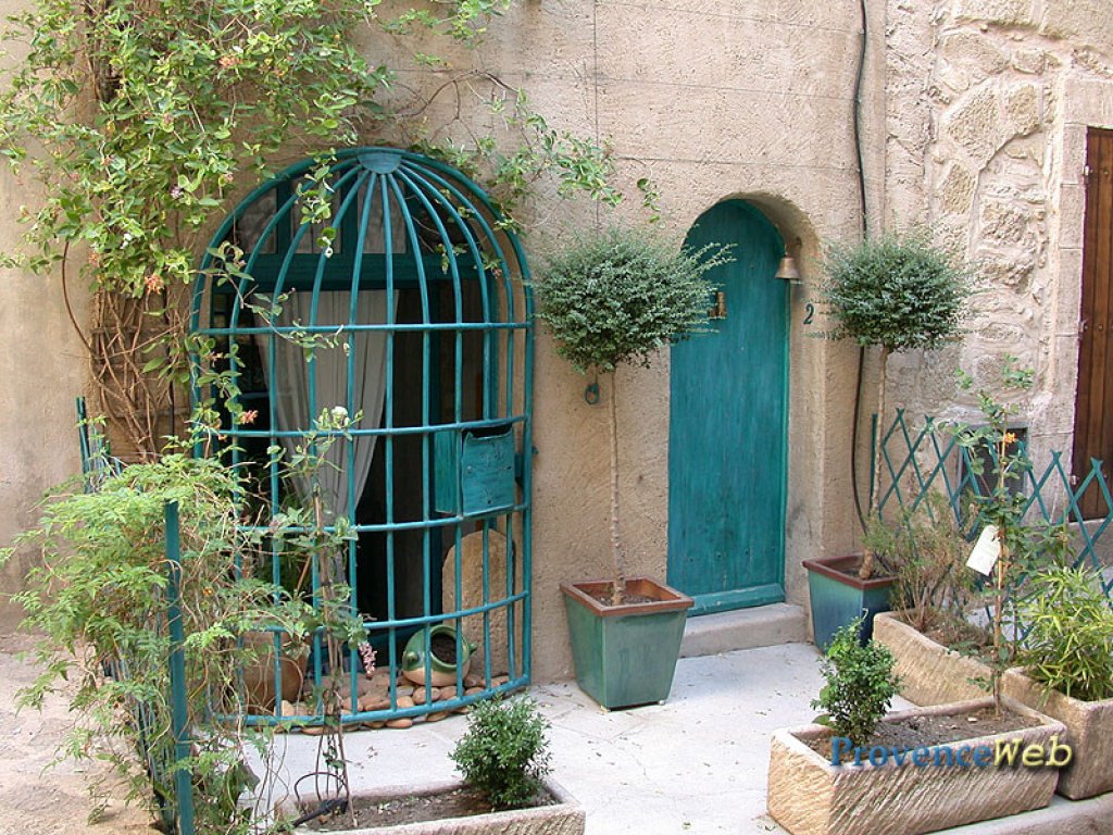 Ruelle &agrave; Eygui&egrave;res.