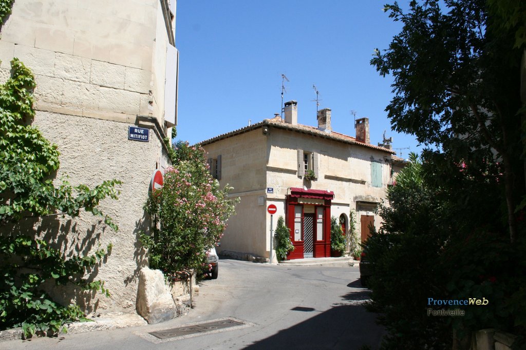 Centre ancien de Fontvieille.