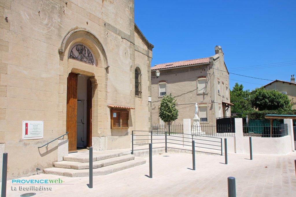 Parvis de l'&eacute;glise.
