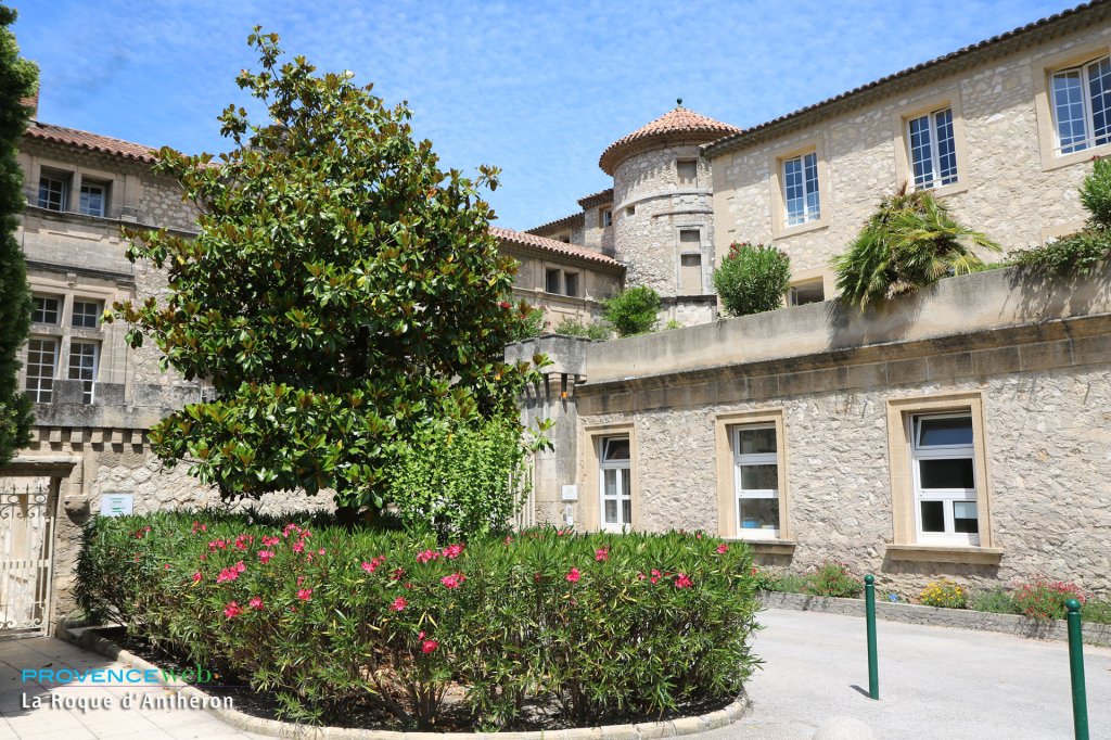Village de La Roque d'Anth&eacute;ron.