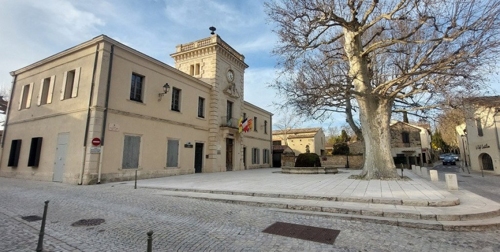 Mairie du Paradou.