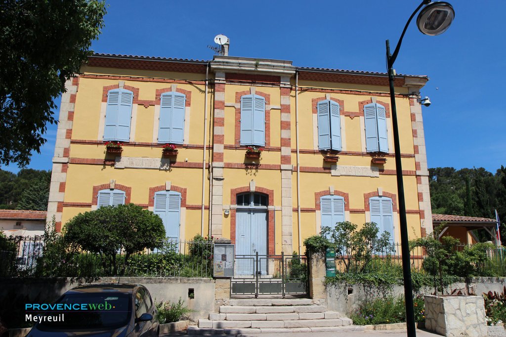 Bel h&ocirc;tel particulier &agrave; Meyreuil.