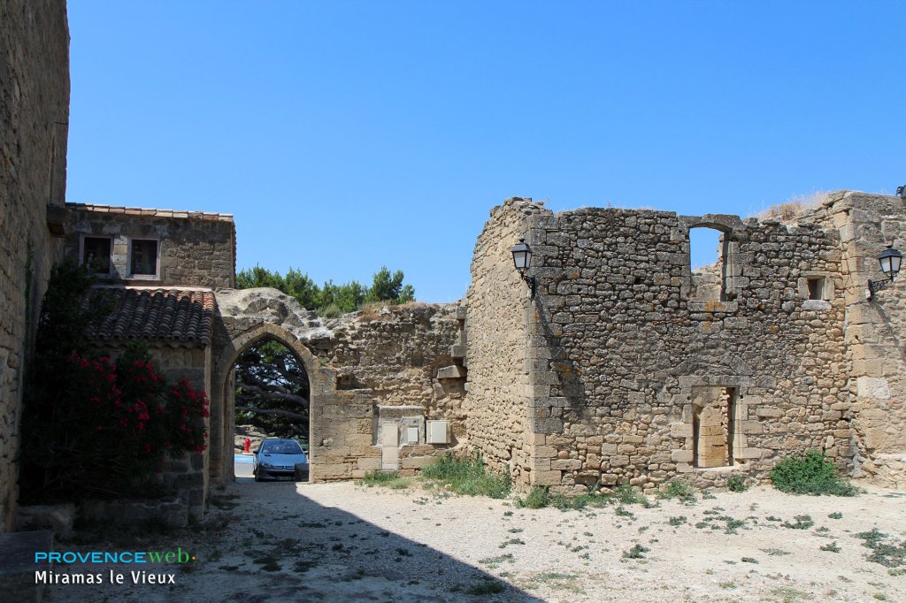 Ruine du ch&acirc;teau.