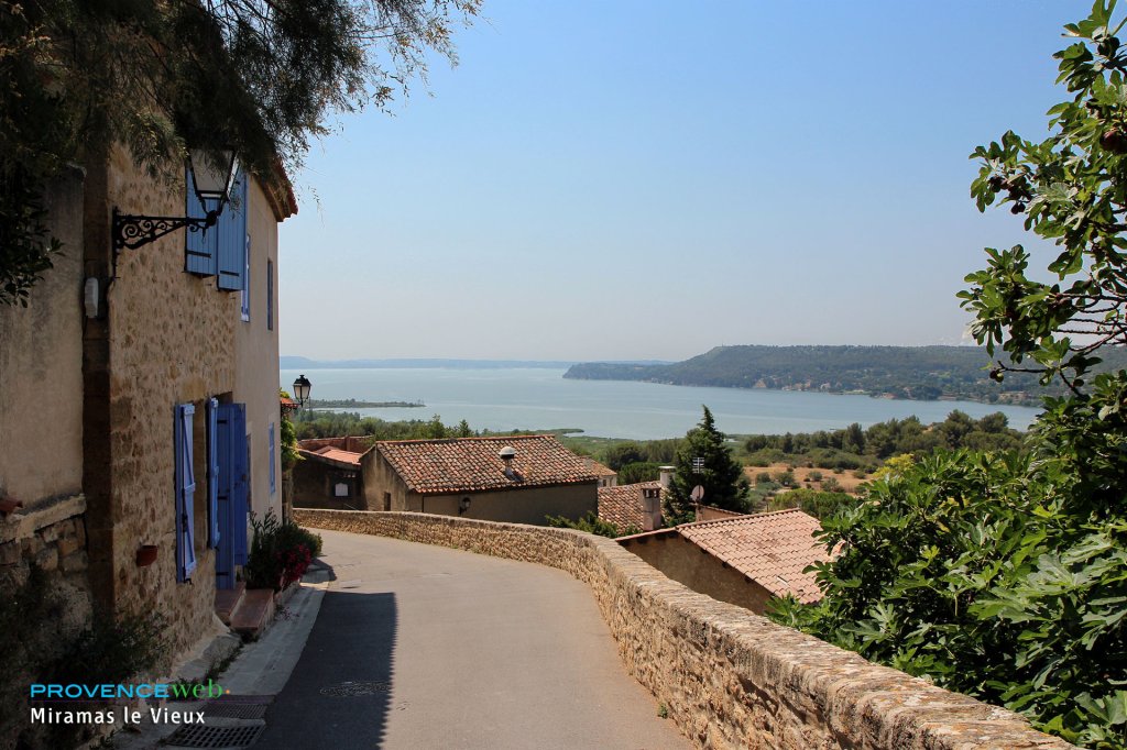 Vue mer Miramas le Vieux.