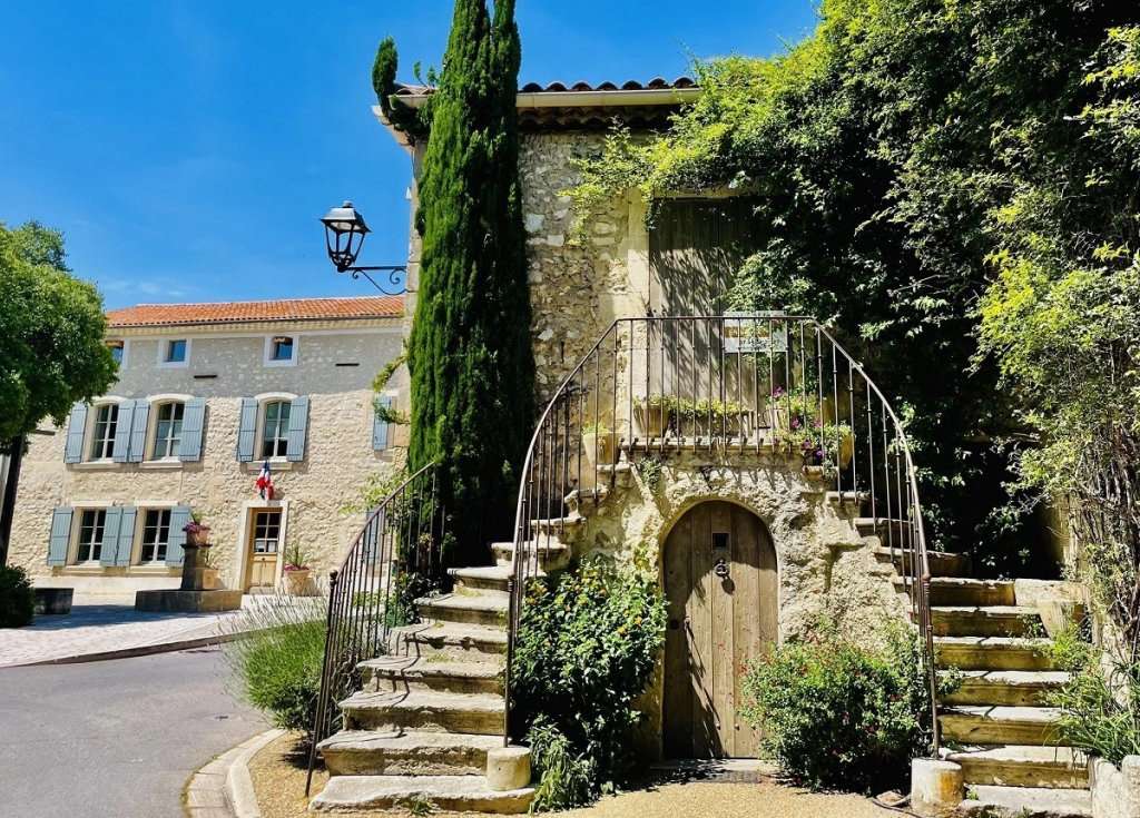 Le village de Moll&eacute;g&egrave;s dans les Bouches du Rh&ocirc;ne.