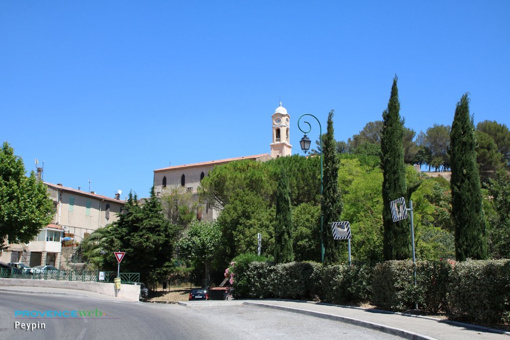 Le village de Peypin dans les Bouches du Rh&ocirc;ne.
