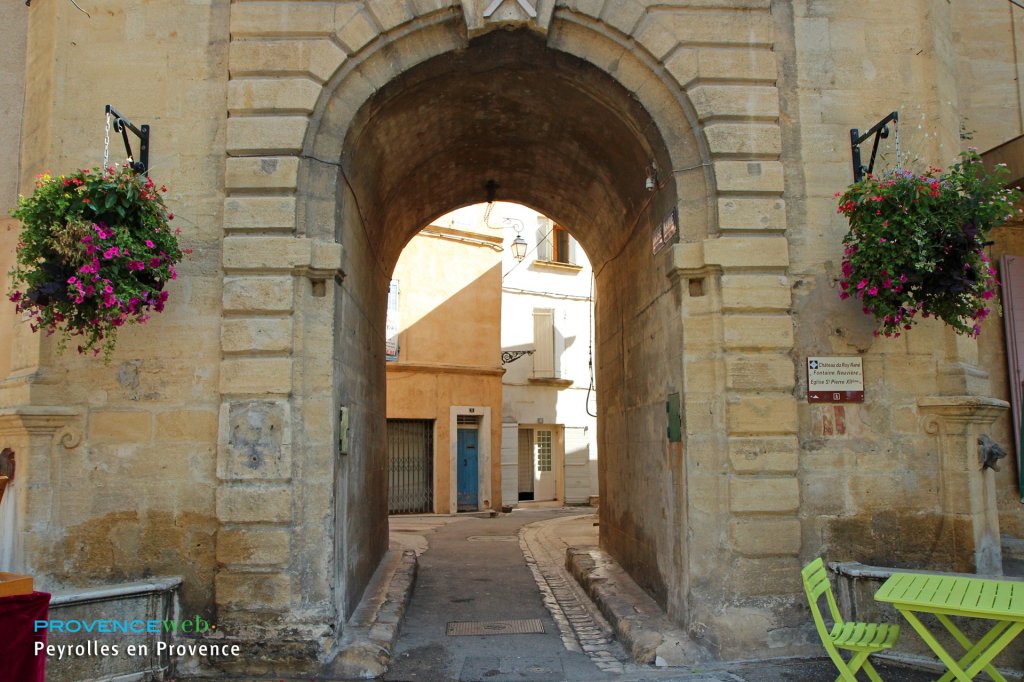 Passage vo&ucirc;t&eacute;.