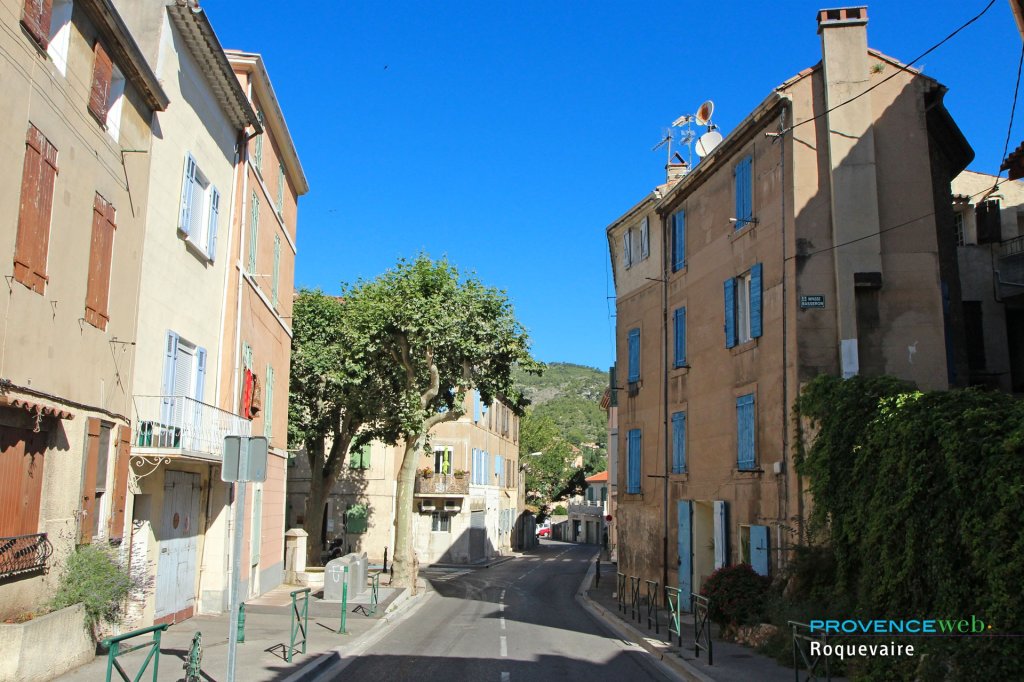 Rue du village.