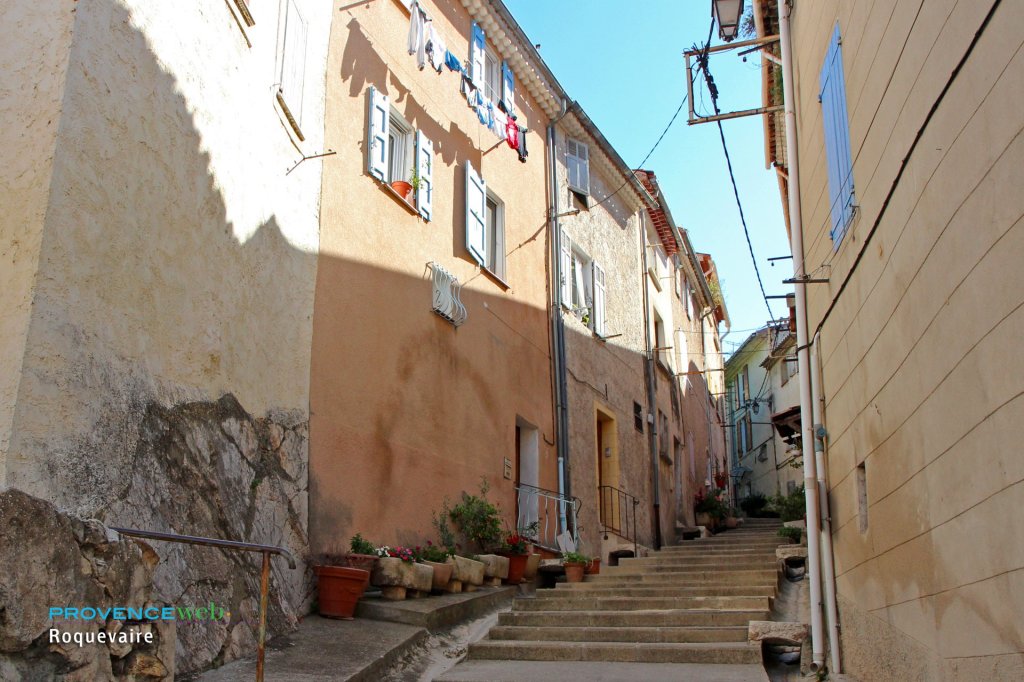 Escalier dans le centre ancien.