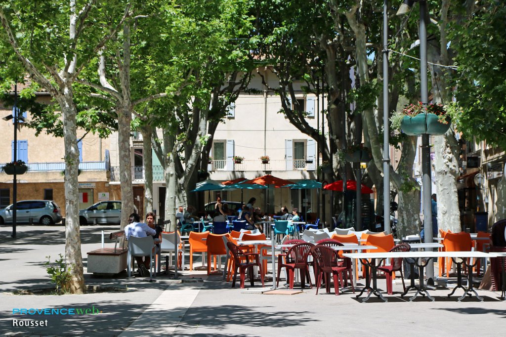 Restaurant &agrave; Rousset.