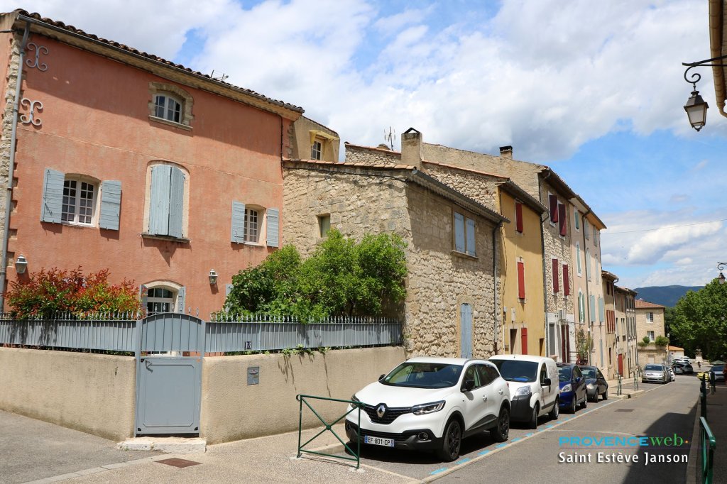 Jolie rue.