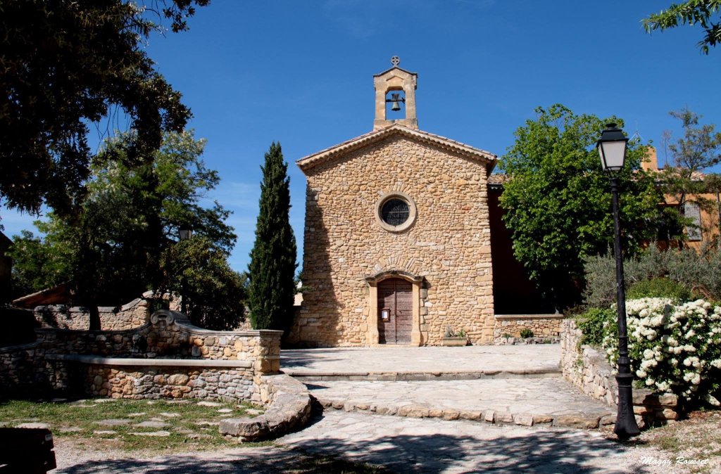 Le village de Saint Marc Jaumegarde.
