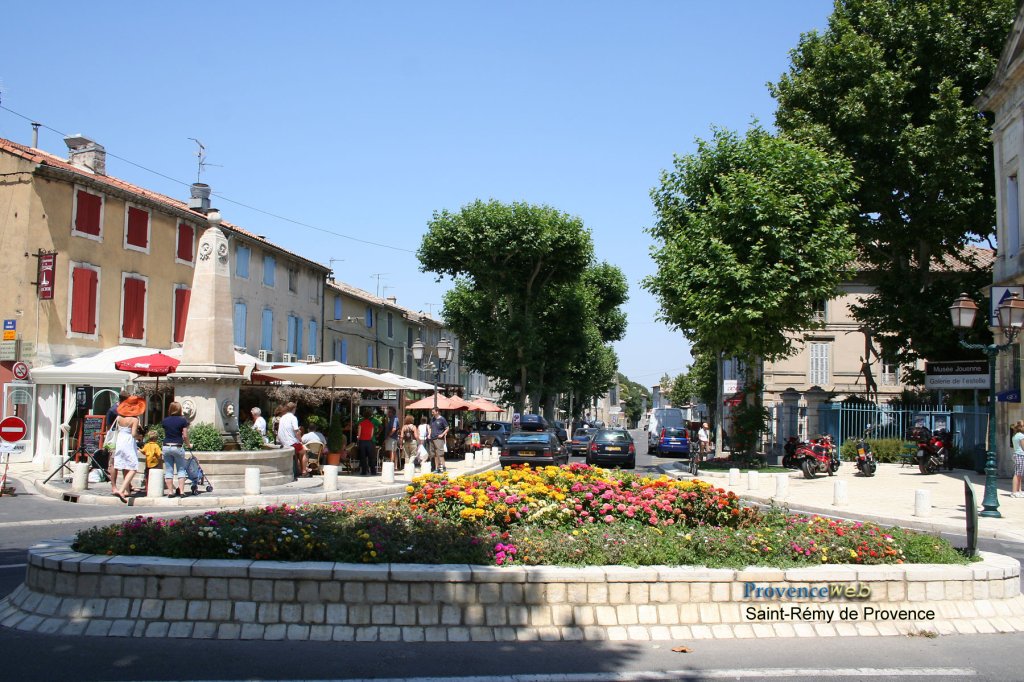 Place &agrave; Saint R&eacute;my.