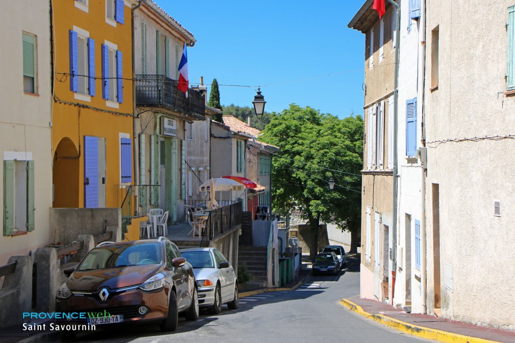 Le village de Saint Savournin dans les Bouches du Rh&ocirc;ne.