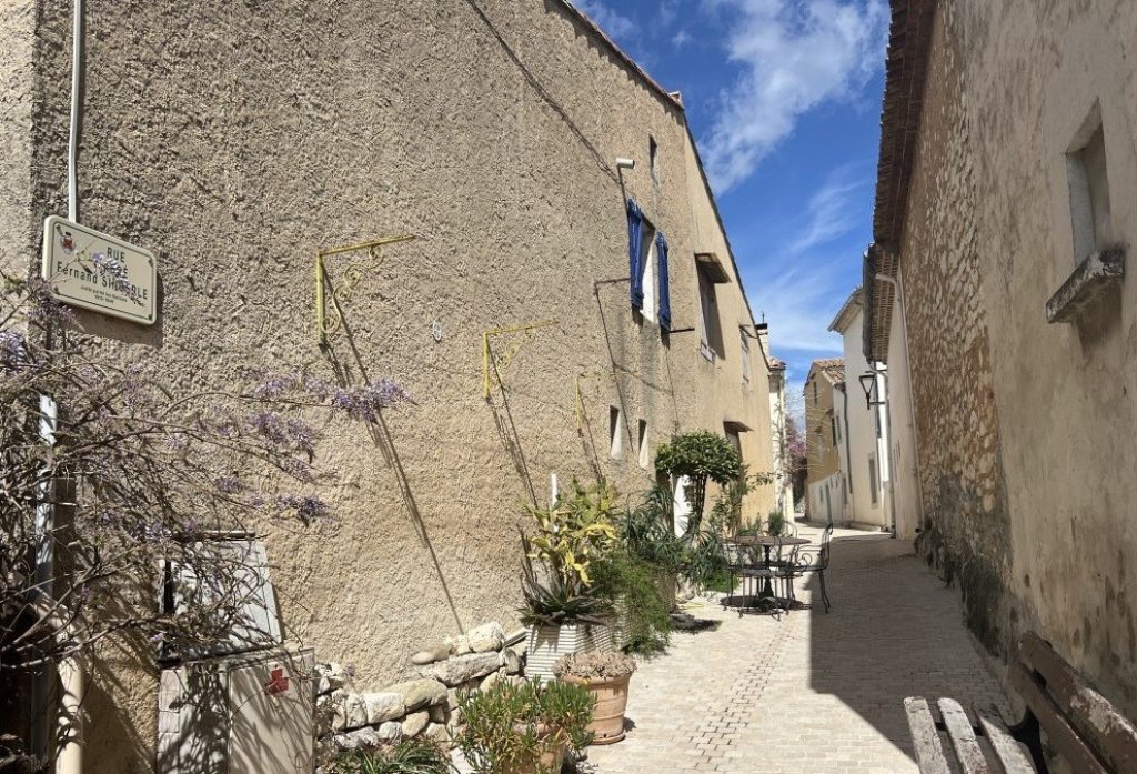 Centre ancien de Venelles.