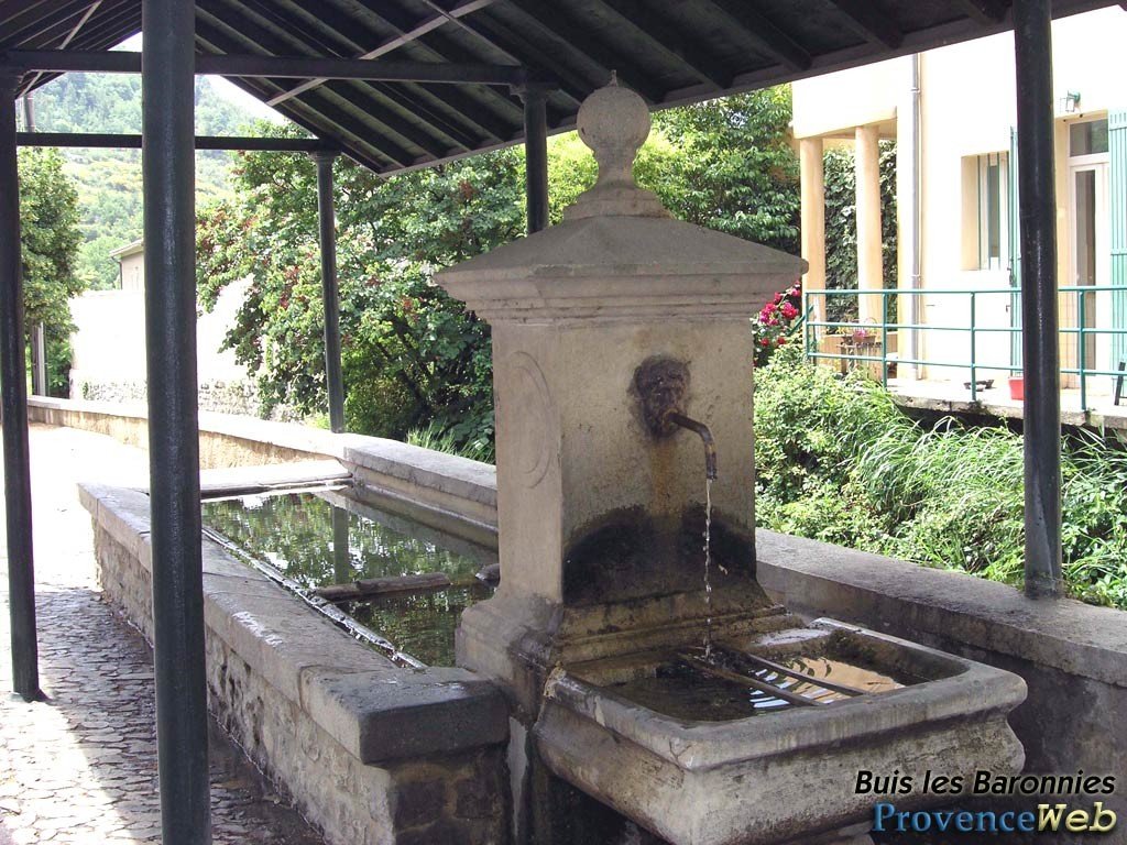 Lavoir ancien.