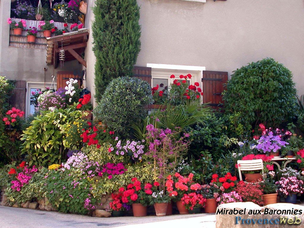 Terrasse fleurie.