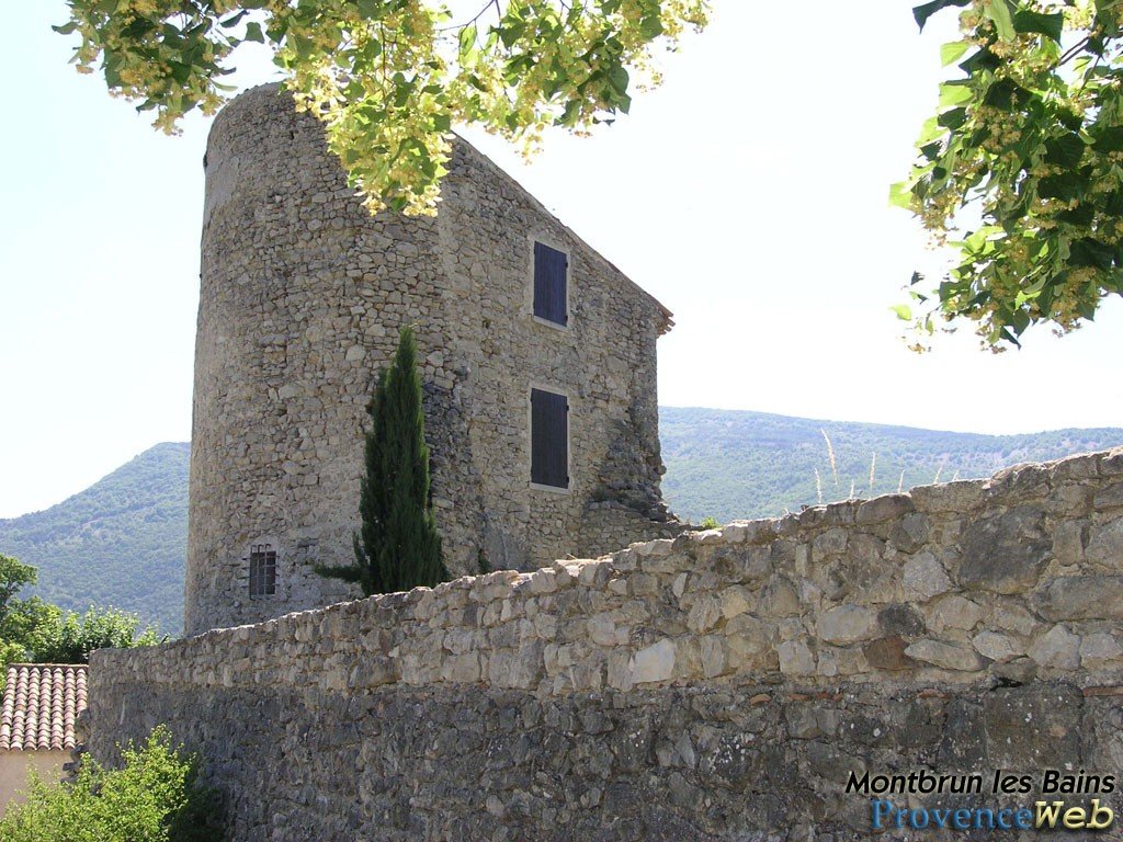 Mur et tour.
