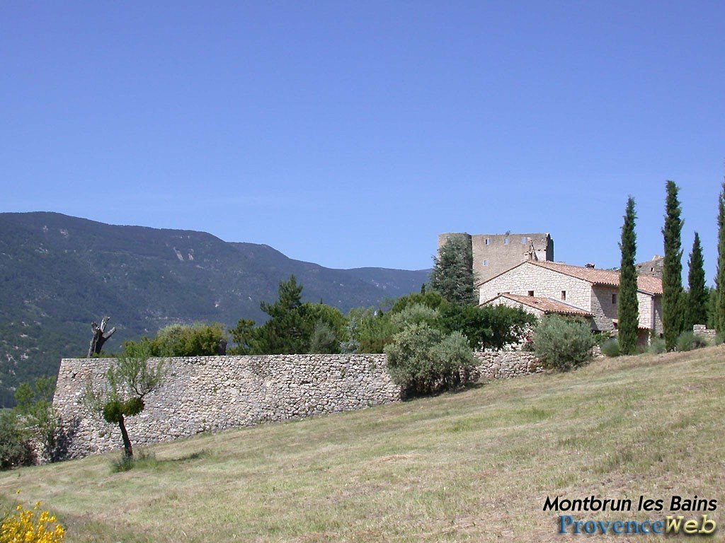 Vue de Montbrun les Bains.