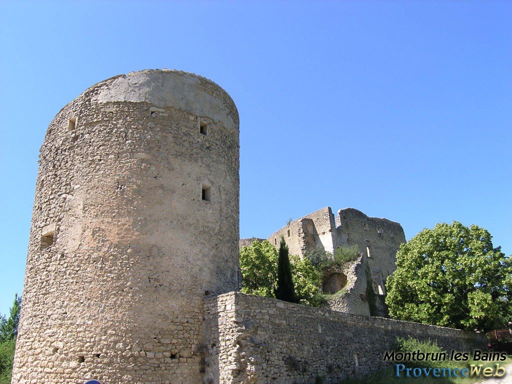 Tour m&eacute;di&eacute;vale.