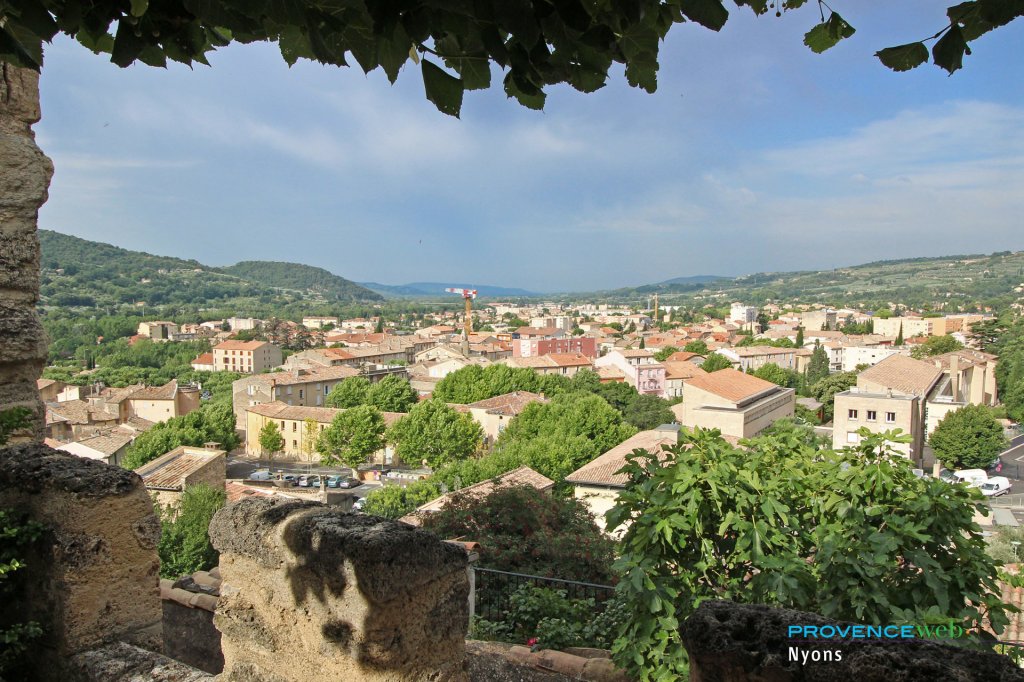 Le village de Nyons.