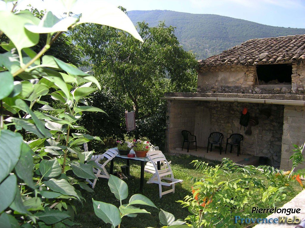 Joli jardin.