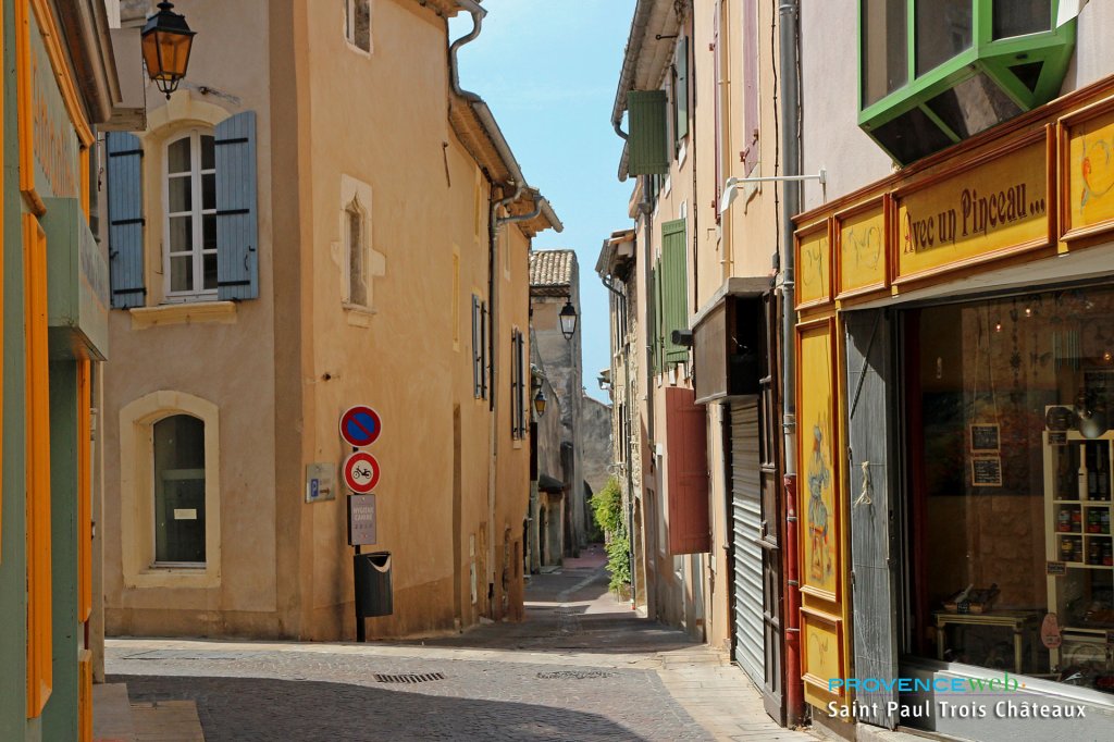 St Paul Trois Chateaux.
