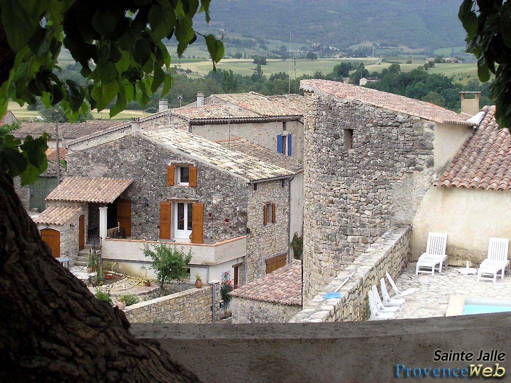 Vieux village de Sainte Jalle.